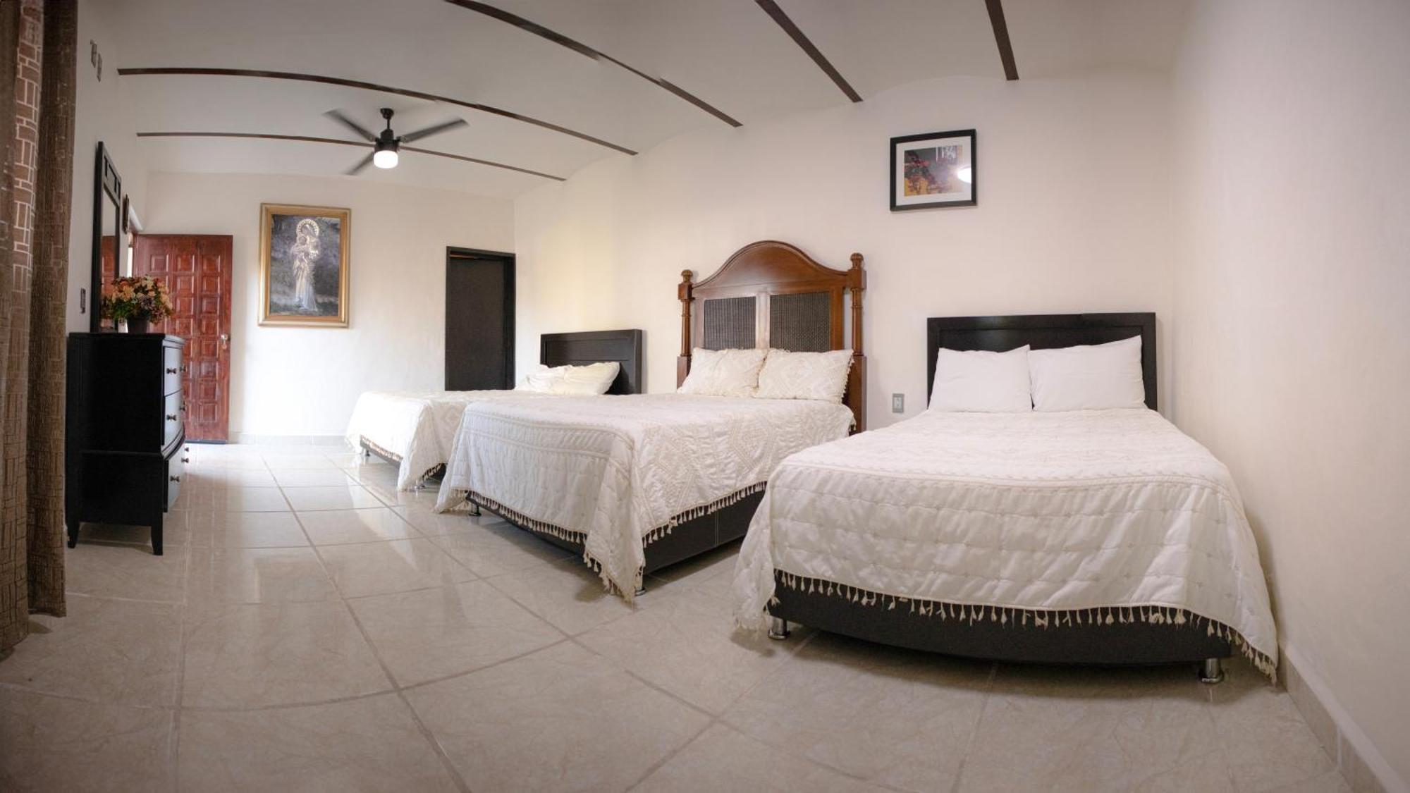 Hotel El Dorado - Cerca De Chapala Y Del Aeropuerto Ixtlahuacán de los Membrillos Exterior foto